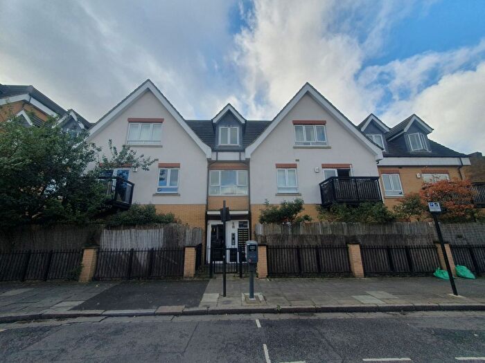 1 Bedroom Flat To Rent In Dudley Road, Southall, UB2