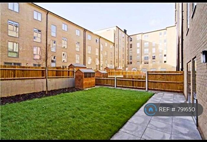 2 Bedroom Flat To Rent In Chris Pullen Way, London, N7