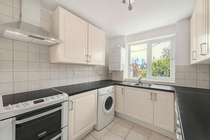 2 Bedroom Flat To Rent In Warwick Way, Pimlico, London, SW1V