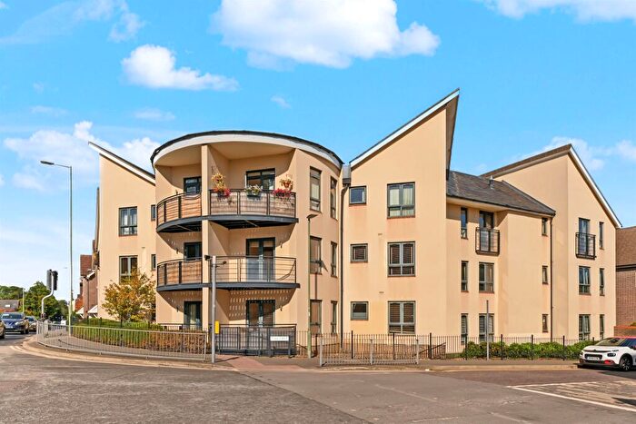 2 Bedroom Flat For Sale In Sheldon Way, Berkhamsted, HP4