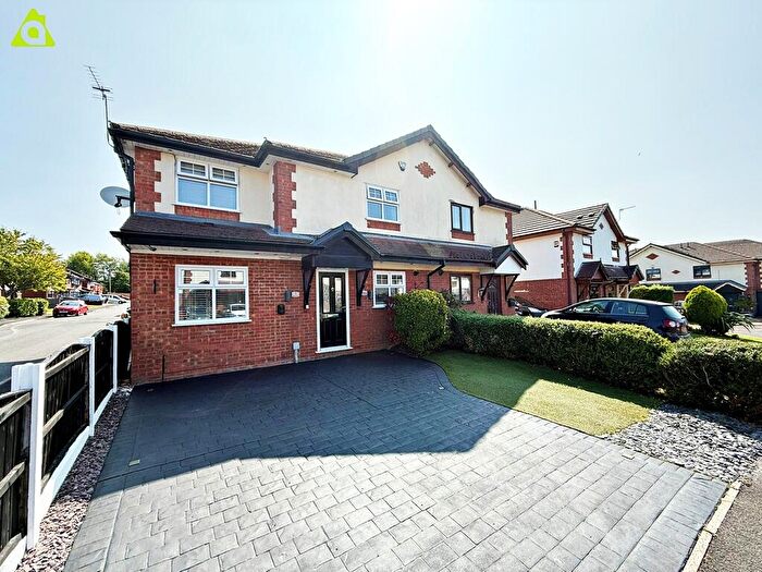 3 Bedroom Semi-Detached House For Sale In Nethercott Court, Tyldesley, M29