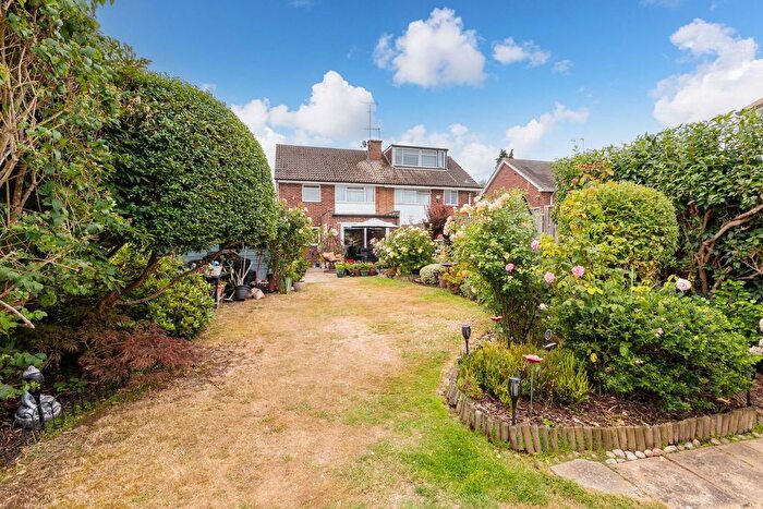 3 Bedroom Semi-Detached House For Sale In Newton Close, Langley, SL3