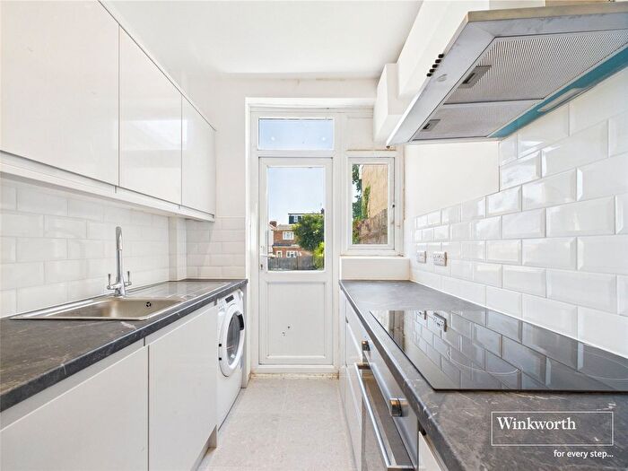 5 Bedroom Terraced House For Sale In Wakemans Hill Avenue, Kingsbury, London, NW9