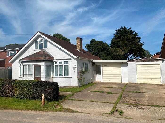 Detached House For Sale In Hook Lane, Aldingbourne, Chichester, PO20