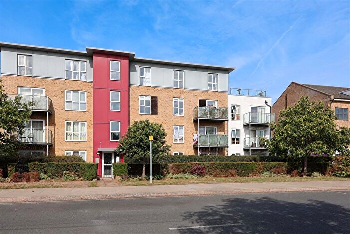 1 Bedroom Flat For Sale In Brecon Lodge, West Drayton, UB7