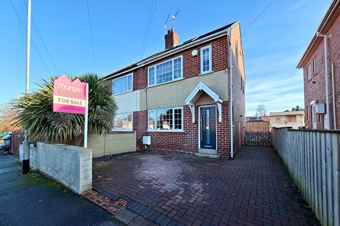 4 Bedroom Semi-Detached House For Sale In Parkwood Avenue, Leeds, LS11