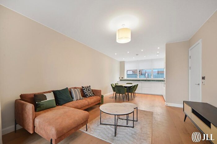 3 Bedroom Flat To Rent In Sugar House Lane Sugar House Island, E15