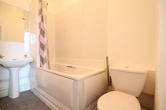 1 Bedroom Flat To Rent In Victoria House, - Tudor Street, Riverside, Cardiff, CF11