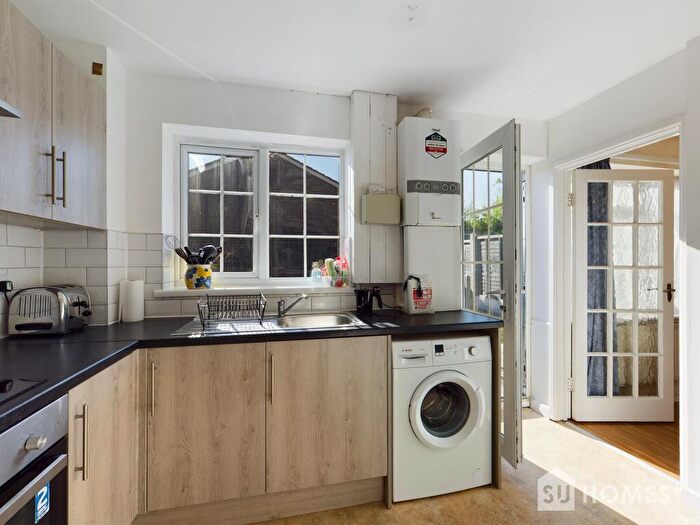 4 Bedroom House To Rent In Avon Way, Colchester, Essex, CO4