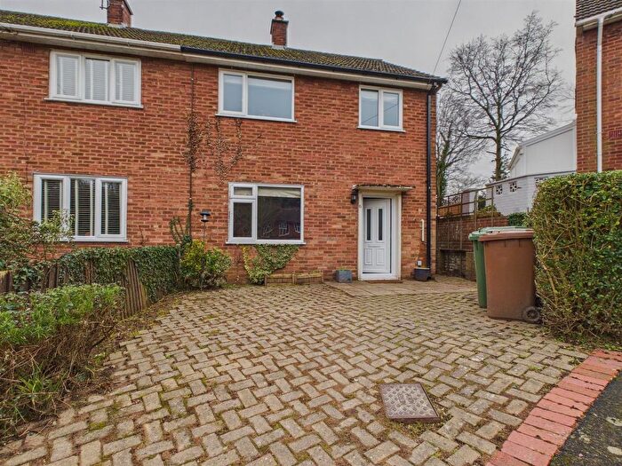 3 Bedroom Semi Detached House For Sale In Heathlands Close, Malvern, WR14