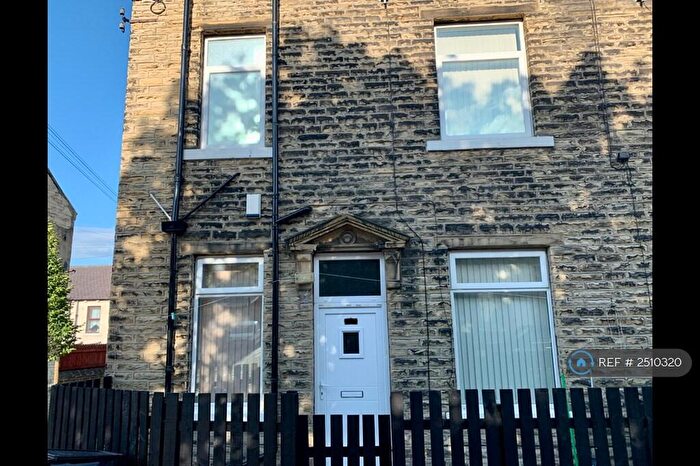 2 Bedroom End Of Terrace House To Rent In Ackworth Street, Bradford, BD5