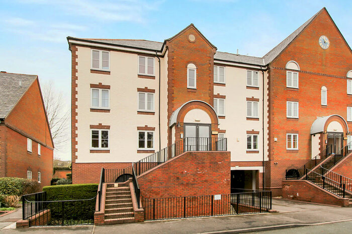 2 Bedroom Apartment To Rent In Waterside Court, Alton, Hampshire, GU34