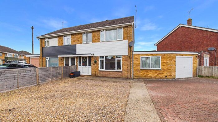 4 Bedroom Semi-Detached House For Sale In Rycroft Avenue, Deeping St James, Peterborough, PE6