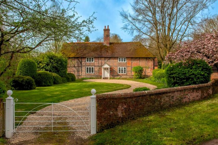 5 Bedroom Detached House For Sale In Tunworth, RG25