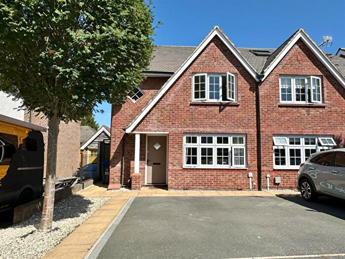 3 Bedroom Semi-Detached House For Sale In Boehm Drive, Alcester, B49