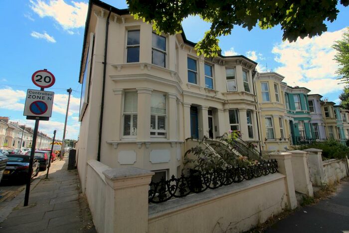 1 Bedroom Flat To Rent In Sackville Road, Hove, BN3