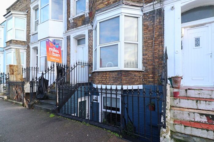 2 Bedroom Flat For Sale In Grosvenor Place, Margate, Kent, CT9