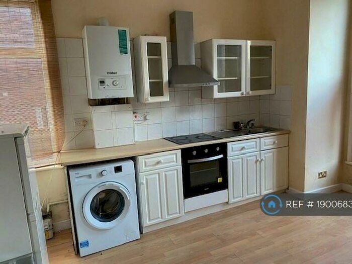 1 Bedroom Flat To Rent In Edge Lane, Manchester, M21
