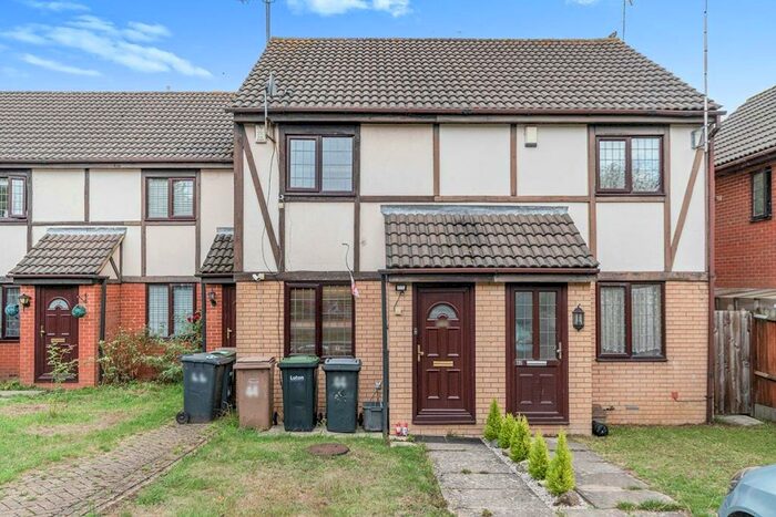 2 Bedroom Terraced House To Rent In Perrymead, Luton, Bedfordshire, LU2