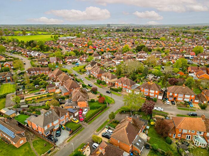 3 Bedroom Semi-Detached House For Sale In Regent Road, Aylesbury, HP21