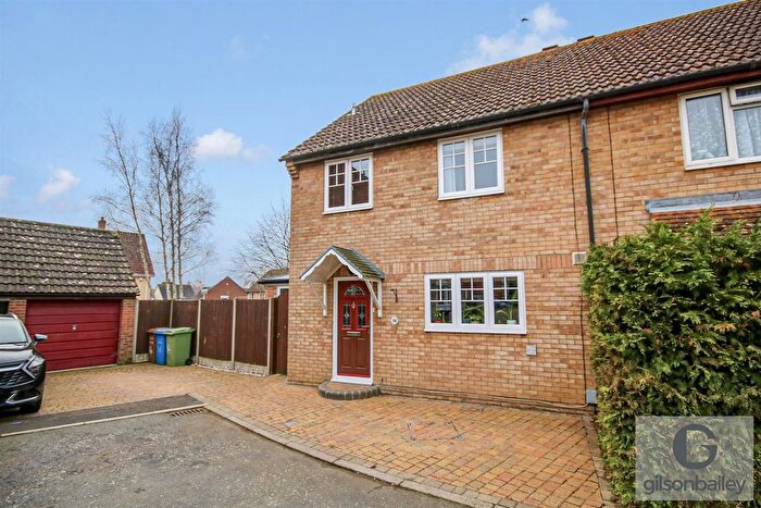 4 Bedroom Semi Detached House For Sale In Peck Close, Norwich, NR5