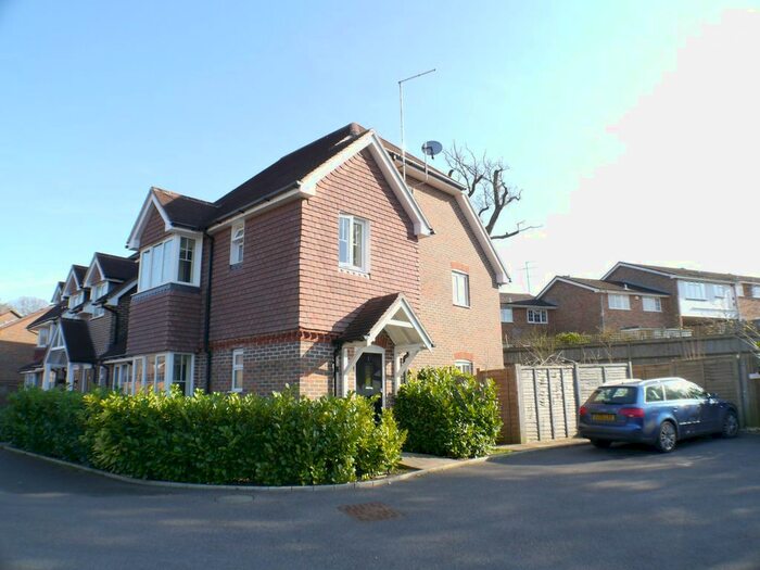 3 Bedroom Semi-Detached House To Rent In Bakers Meadow, Billingshurst, West Sussex, RH14
