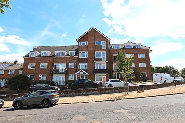 2 Bedroom Flat For Sale In Croydon Road, Westerham, TN16