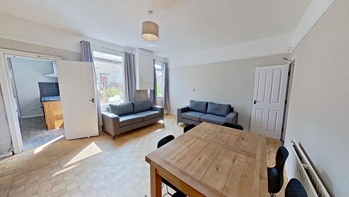 5 Bedroom Terraced House To Rent In Kings Road, Hyde Park, Leeds, LS6