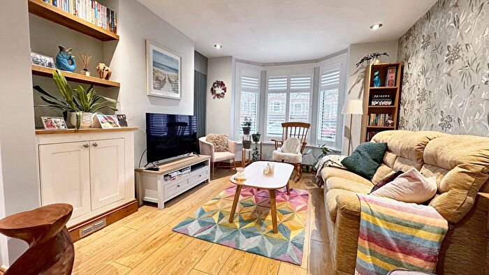 3 Bedroom End Of Terrace House For Sale In Queen Isabels Avenue, Cheylesmore, Coventry, CV3