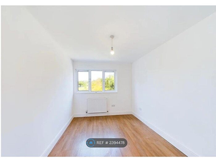 4 Bedroom Terraced House To Rent In Beatrice Close, Pinner, HA5