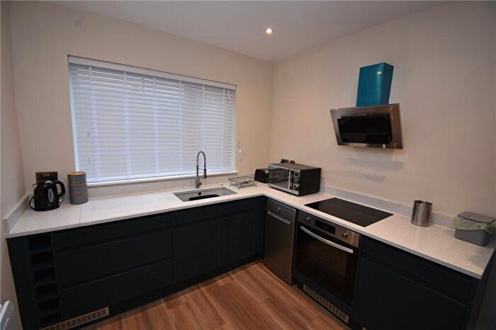 2 Bedroom Flat To Rent In Whitby Road, Ellesmere Port, Cheshire, CH65