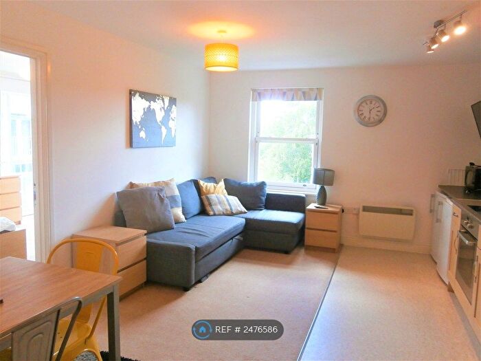 3 Bedroom Flat To Rent In Bingley Court, Canterbury, CT1