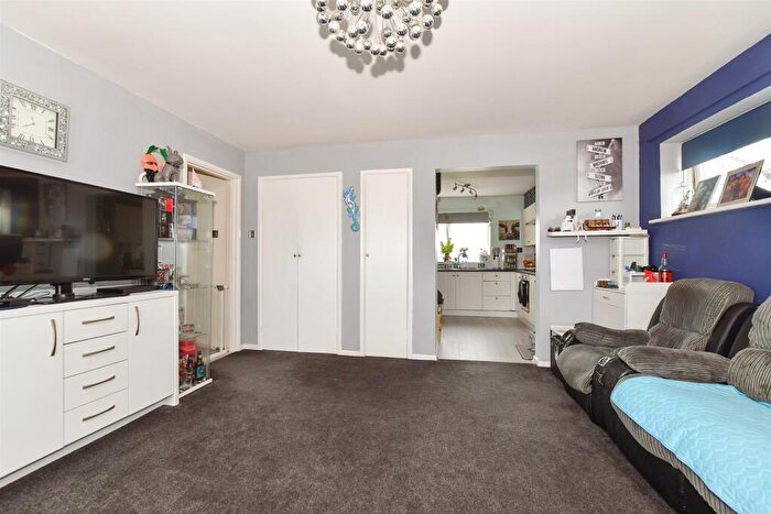 2 Bedroom Apartment For Sale In Cedar Court, Petworth, West Sussex, GU28