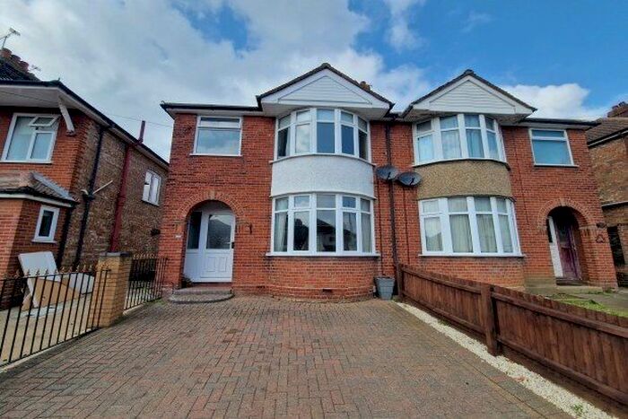 3 Bedroom Semi-Detached House To Rent In Ashcroft Road, Ipswich, IP1