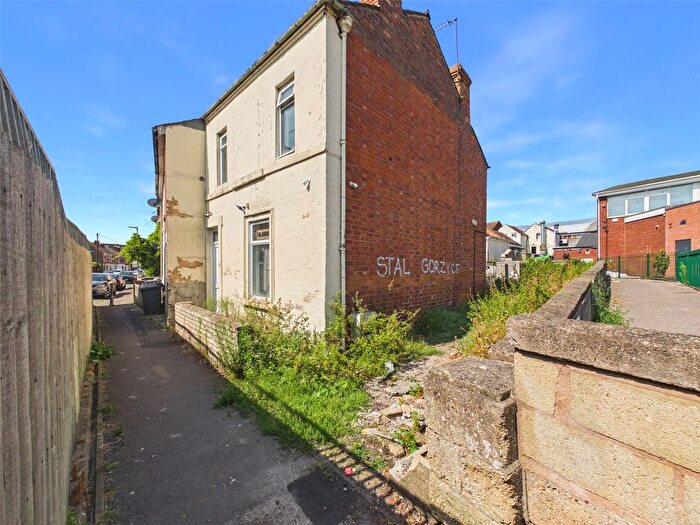 3 Bedroom End Terrace House For Sale In Kings Barton Street, Gloucester, Gloucestershire, GL1