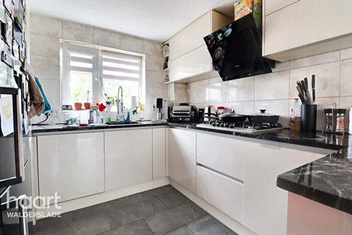 4 Bedroom Terraced House For Sale In Phoenix Road, Chatham, ME5