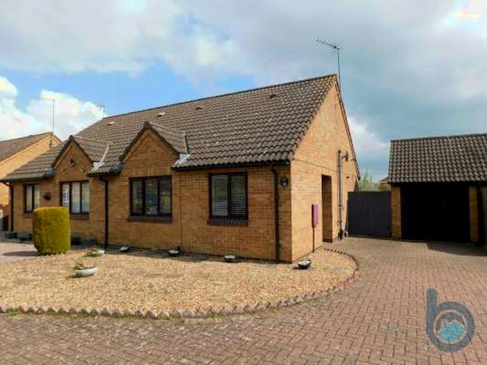 2 Bedroom Bungalow To Rent In Bishops Close, Bourne, PE10
