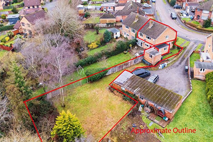 2 Bedroom Flat For Sale In Greenhill Road, Kettering, NN15