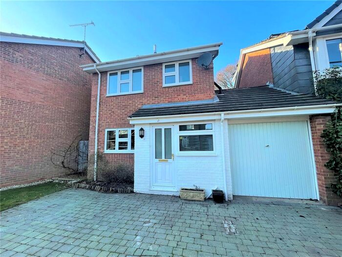 4 Bedroom Link Detached House To Rent In High Ridge, Godalming, Surrey, GU7
