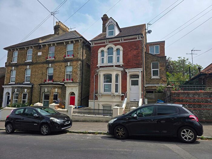 2 Bedroom Flat To Rent In South Eastern Road, Ramsgate, CT11