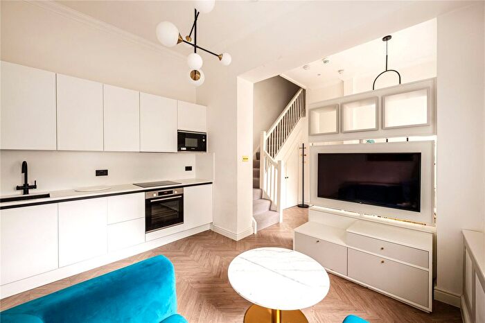 1 Bedroom Maisonette For Sale In Linden Gardens, Notting Hill, London, W2