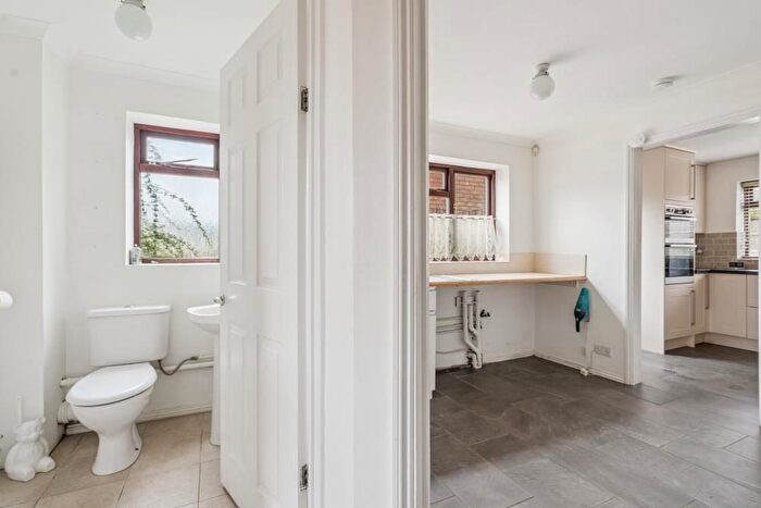 5 Bedroom Detached House For Sale In Brightmans Drive, Maulden, Bedford, MK45
