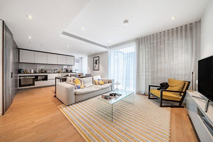 2 Bedroom Flat For Sale In Aurora Gardens, Battersea, London, SW11