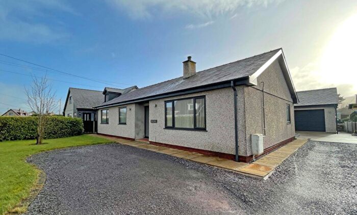 3 Bedroom Bungalow For Sale In Llanrug, Caernarfon, Gwynedd, LL55