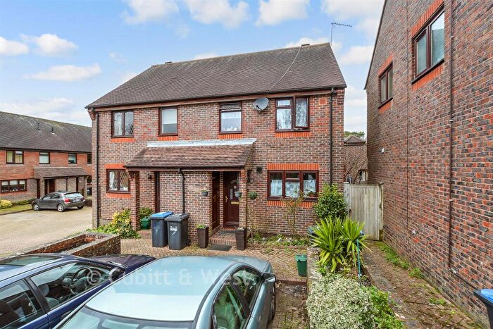 3 Bedroom Semi-Detached House For Sale In London Road, Felbridge, West Sussex, RH19