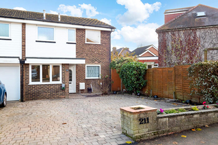 3 Bedroom Semi-Detached House To Rent In Bridgewood Road, Worcester Park, KT4