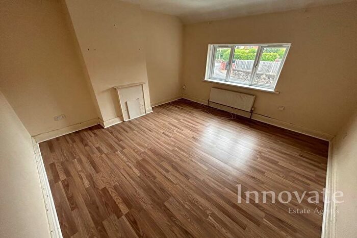 2 Bedroom Flat To Rent In Wynall Lane, Stourbridge, DY9