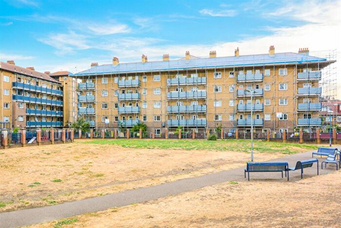 2 Bedroom Flat To Rent In Hadleigh House, Hadleigh Close, London, E1