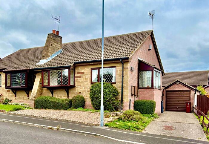 2 Bedroom Bungalow For Sale In Weir Close, Hoyland, Barnsley, South Yorkshire, S74