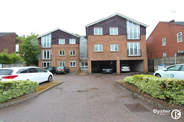 2 Bedroom Flat To Rent In Rickmansworth Road, Watford, WD18
